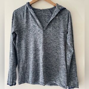 Under Armour Heather Blue‎ V Neck Pullover Lightweight Hoodie